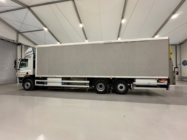DAF CF 330 Rear Lift Day Cab Fridge Box