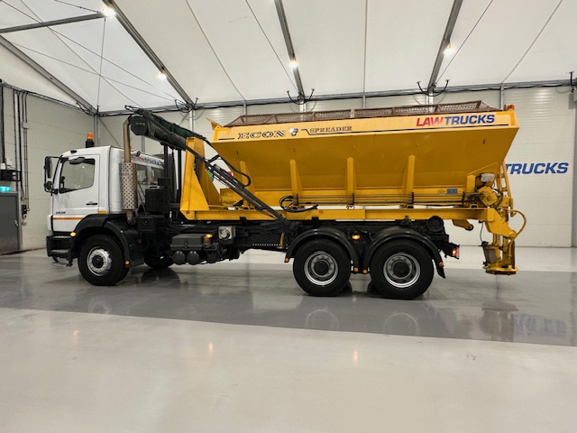 Mercedes Axor 2628 6×4 Day Cab Hookloader Gritter