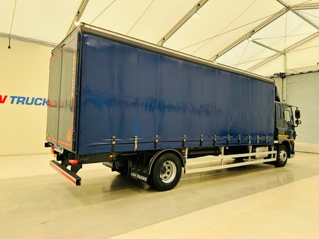 DAF CF 250 4×2 Sleeper Cab Curtainsider