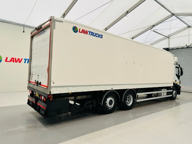 Iveco Stralis 310 Euro 6 6×2 Box Van