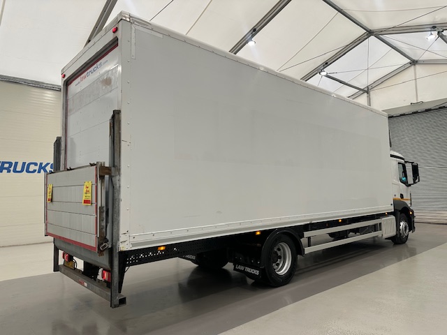Mercedes Actros 1824 4×2 Sleeper Cab Box Van