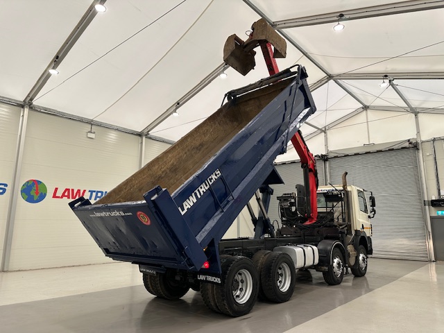 DAF CF85 410 8×4 Day Cab Steel Tipper Grab