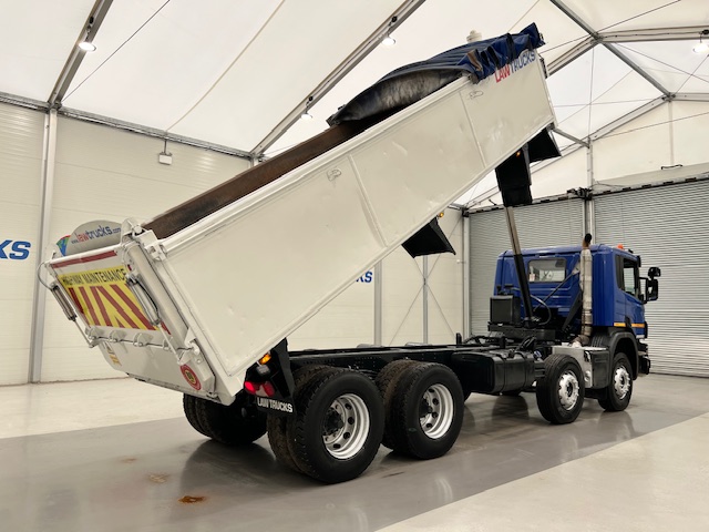 Scania P370 8×4 Rest Cab Tipper Manual
