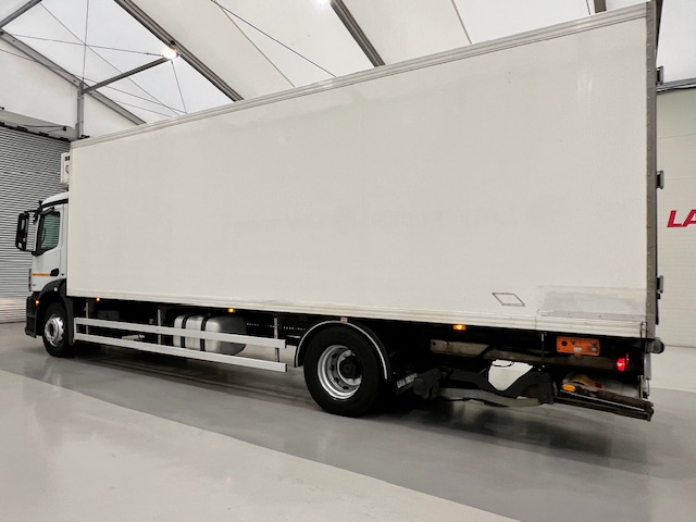 Mercedes Antos 1827 Day Cab Fridge Box
