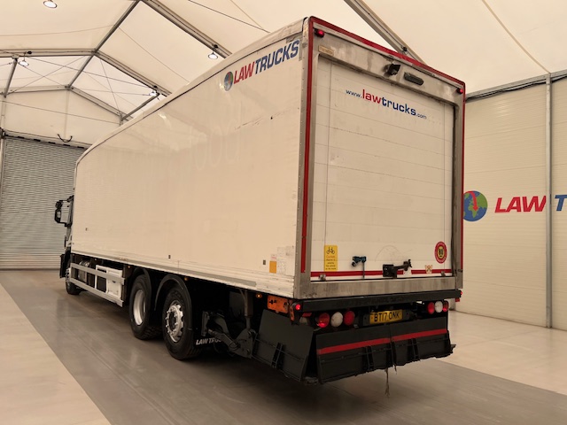Iveco Stralis 310 AT 6×2 Box Van