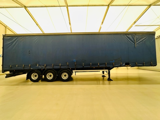 Montracon Tri Axle Curtainsider Trailer