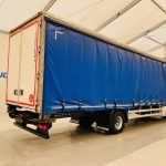 Mercedes Actros 1830 Sleeper Cab Curtainsider - thumbnail