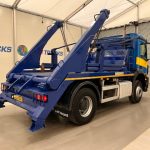 Mercedes Arocs 1824 Day Cab Skip Loader - thumbnail