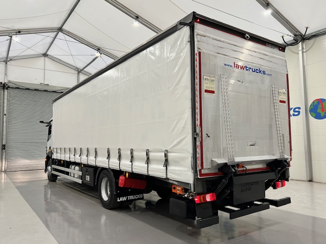 Mercedes Actros 1824 Day Cab Curtainsider