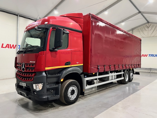 Mercedes Actros 2533 6×2 Sleeper Cab Curtainsider