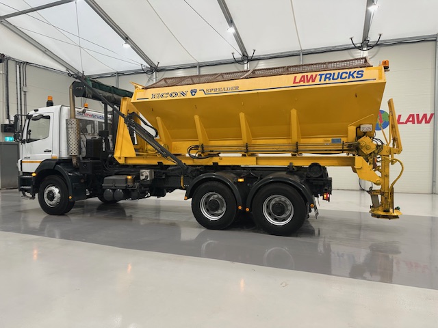 Mercedes Axor 2628 6×4 Day Cab Hookloader Gritter