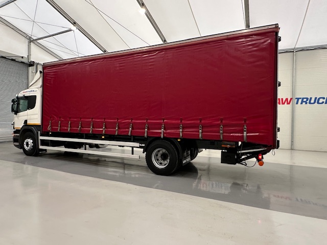 Scania P250 4×2 Sleeper Cab Curtainsider