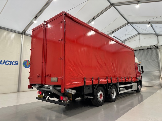 DAF CF 290 6×2 Rear Lift Sleeper Cab Curtainsider