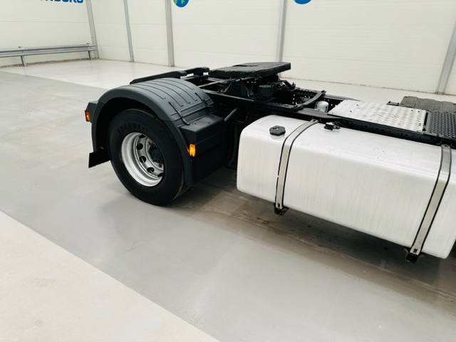 Iveco Stralis 450 4×2 Tractor Unit