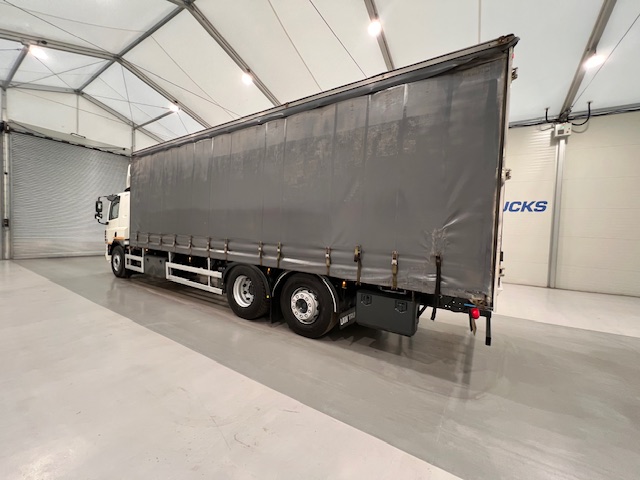 DAF CF75 310 Rear Lift Sleeper Cab Curtainsider