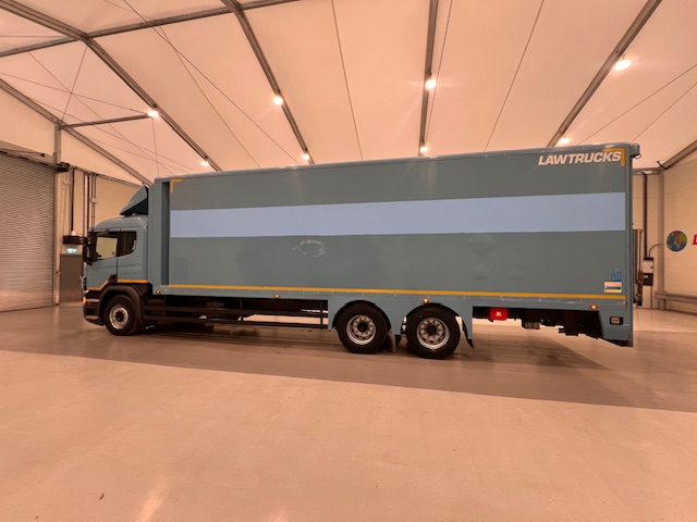 Scania P320 6×2 10 Tyre Rear Lift Insulated Box Van