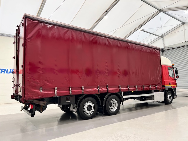 DAF CF 290 6×2 Rear Lift Sleeper Cab Curtainsider