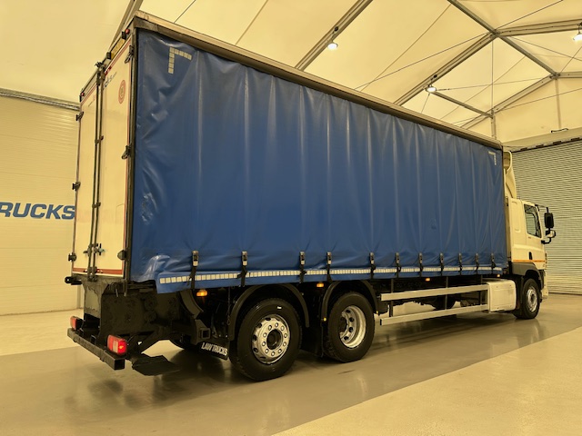 DAF CF 330 6×2 Rear Lift Sleeper Cab Curtainsider