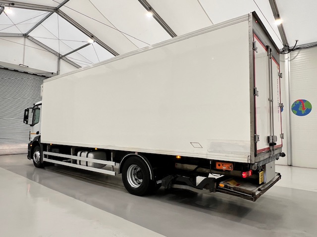 Mercedes Antos 1827 Day Cab Fridge Box