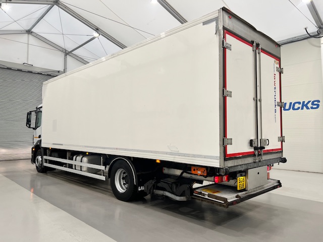 Mercedes Antos 1827 Day Cab Fridge Box