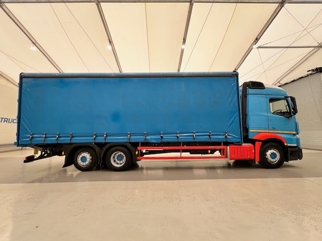 Mercedes Actros 2530 Rear Lift Sleeper Cab Curtainsider