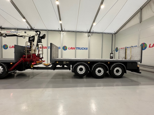 Volvo FH 440 6×2 Rear Lift Brick Grab Drawbar