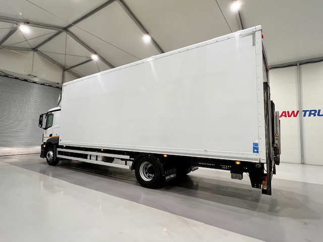 Mercedes Actros 1824 4×2 Sleeper Cab Box Van