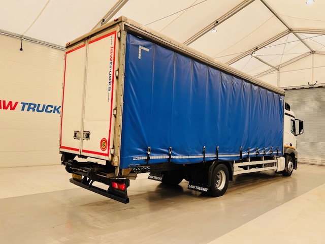 Mercedes Actros 1830 Sleeper Cab Curtainsider