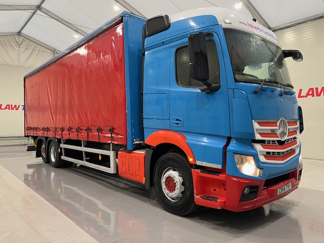 Mercedes Actros 2530 6×2 Sleeper Cab Curtainsider