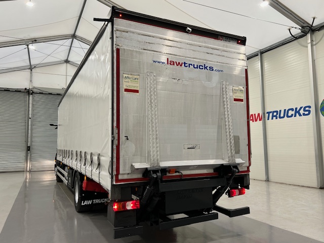 Mercedes Actros 1824 Day Cab Curtainsider