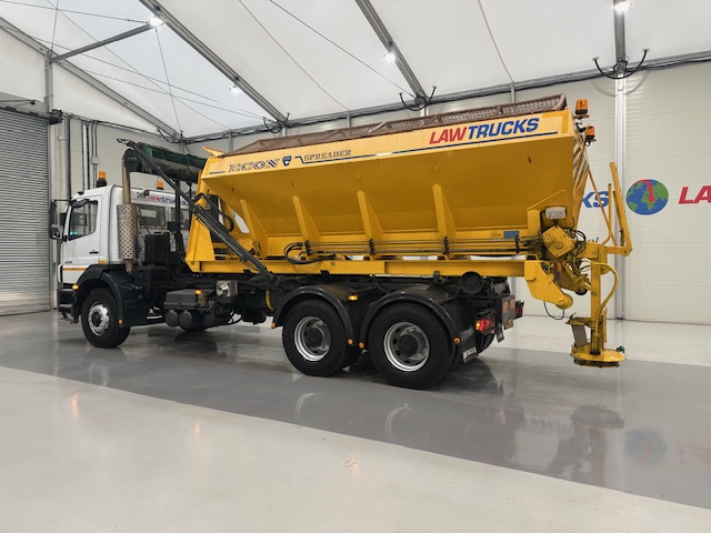 Mercedes Axor 2628 6×4 Day Cab Hookloader Gritter