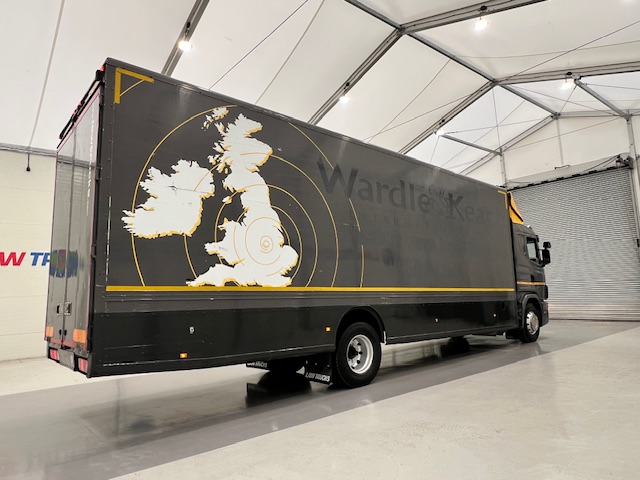 Scania R94 220 4×2 Sleeper Cab Box Van Manual