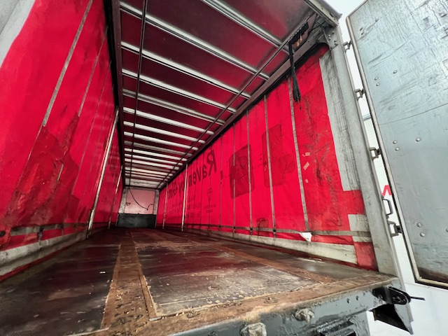 Montracon Tri Axle 4.2m Curtainsider Trailer Moffat Brackets