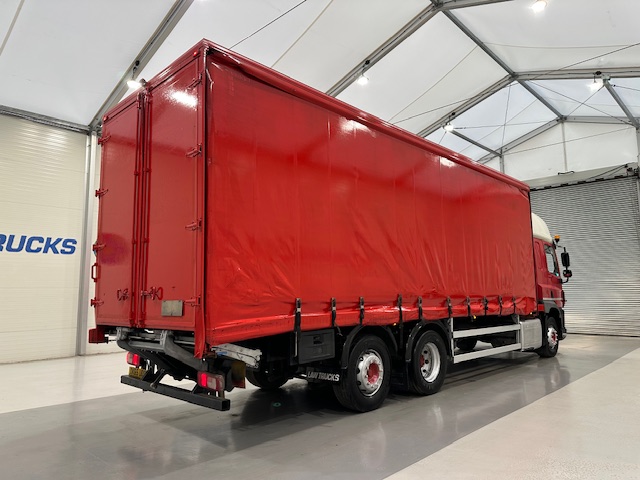 DAF CF 290 6×2 Rear Lift Sleeper Cab Curtainsider