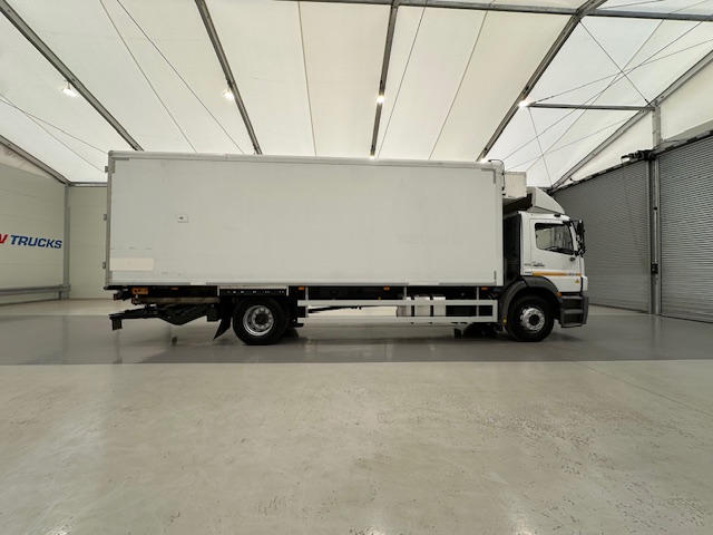 Mercedes Axor 1824 Day Cab Fridge Box