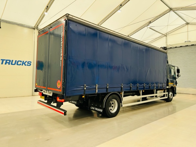 DAF CF 250 4×2 Sleeper Cab Curtainsider