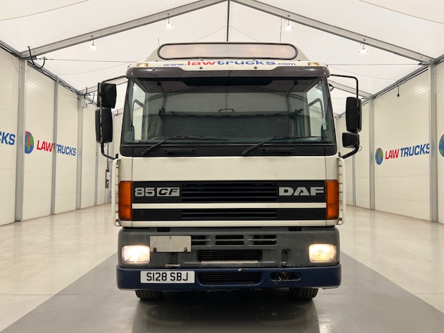 DAF CF85 380 4×2 Sleeper Cab Tractor Unit Manual