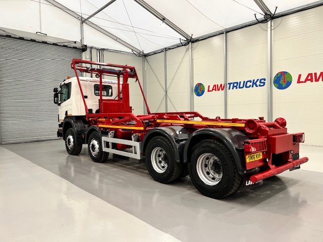 Scania P370 8×4 Rest Cab Hookloader Manual