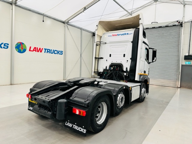 Mercedes Actros 2543 6×2 Midlift Tractor Unit