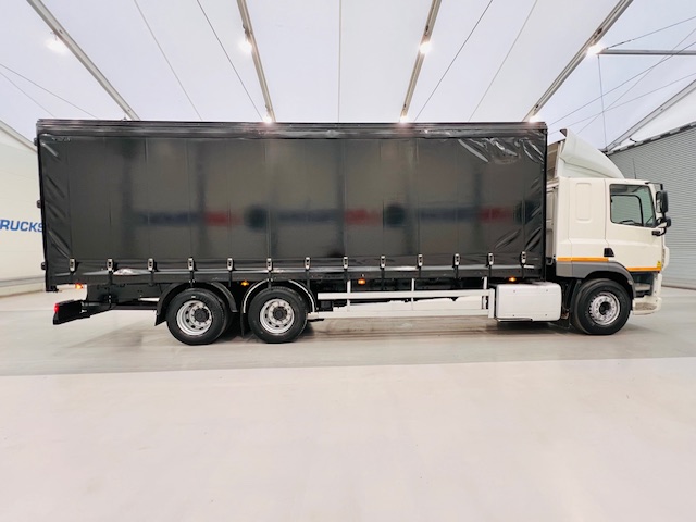 DAF CF 330 6×2 Rear Lift Sleeper Cab Curtainsider