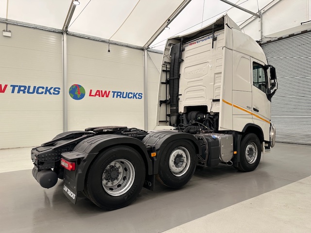 Volvo FH 460 Euro 5 6×2 Tractor Unit Safari Edition