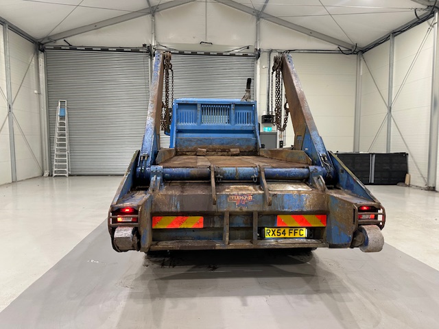 Scania P94 230 4×2 Day Cab Skip Loader