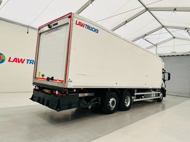 Iveco Stralis 310 AT 6×2 Fridge Box Van