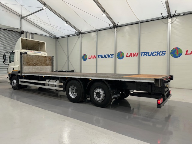 DAF CF 330 6×2 Rear Lift Sleeper Cab Flatbed