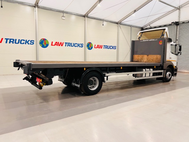 Mercedes Axor 1824 Sleeper Cab Flatbed
