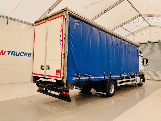 Mercedes Actros 1830 Sleeper Cab Curtainsider