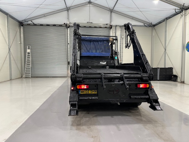 DAF LF 220 Day Cab Skip Loader