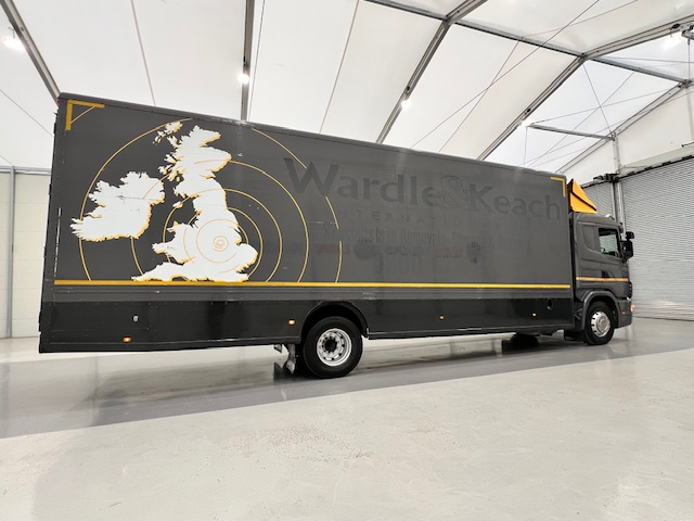 Scania R94 220 4×2 Sleeper Cab Box Van Manual