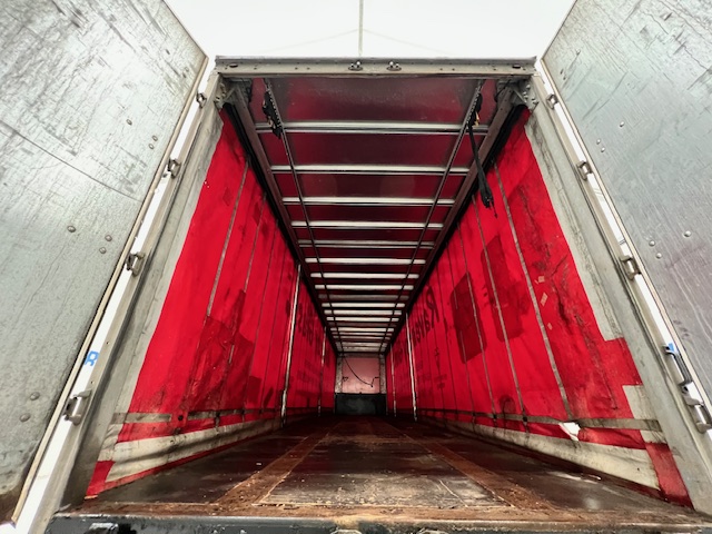 Montracon Tri Axle 4.2m Curtainsider Trailer Moffat Brackets