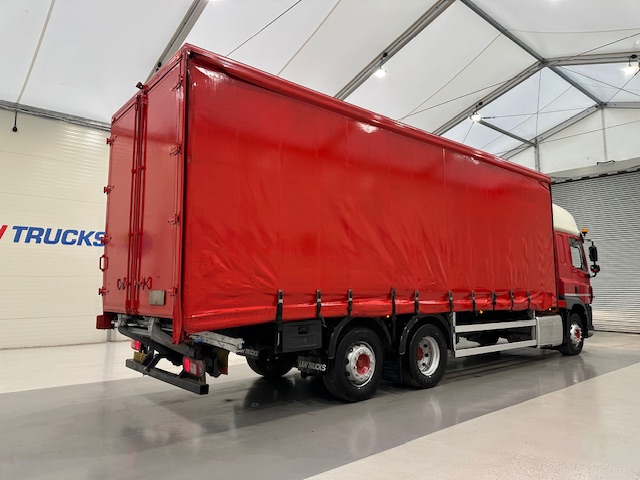 DAF CF 290 6×2 Rear Lift Sleeper Cab Curtainsider